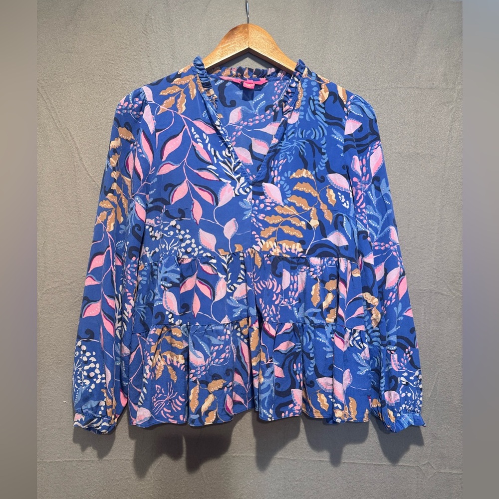 Lilly Pulitzer Blue and Pink Ruffled Blouse 💯 silk